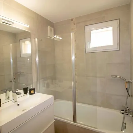 Apartment 60m With Gardens With Pool Tennis Saint-Raphael (Var)
